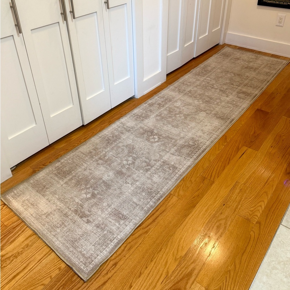 Gently used Ruggable Ophelia Warm Natural Runner 2.5’x10’ (without rug pad)